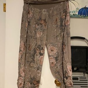 Tan Floral, flowy Capri pants